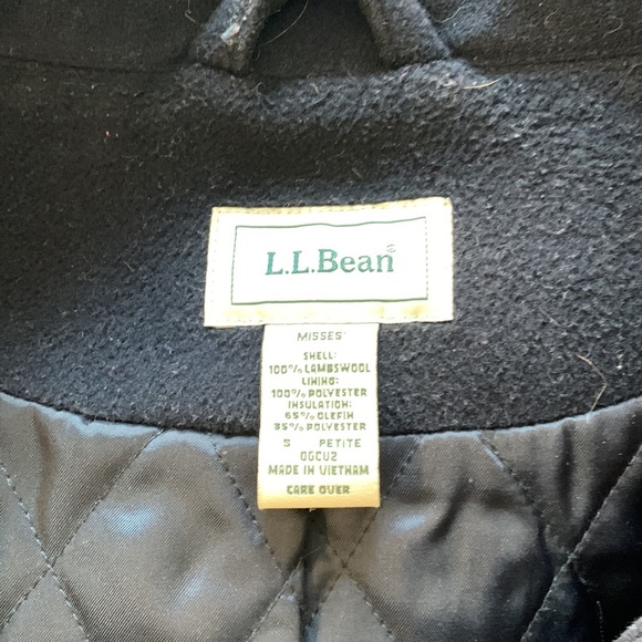 LLBean wool duffle coat with detachable hood .Navy blue , size S petite. - Picture 3 of 3